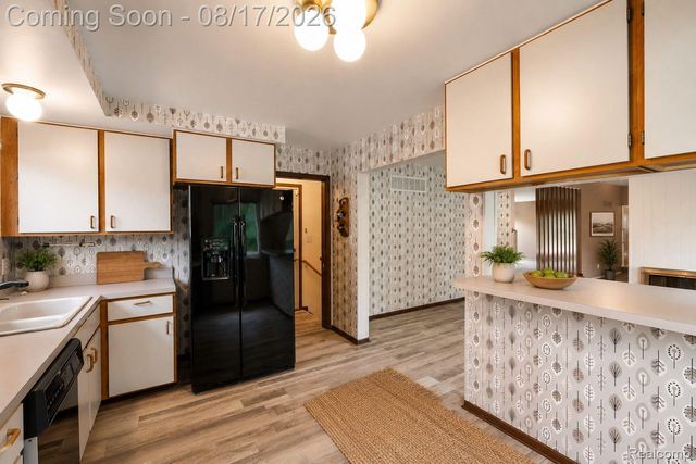 32547 Chesterbrook Street, Farmington Hills, MI 48334