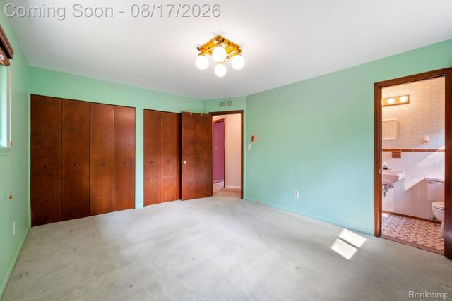 32547 Chesterbrook Street, Farmington Hills, MI 48334
