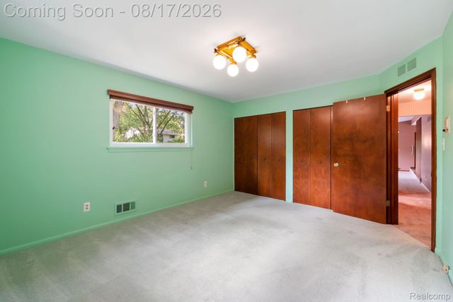 32547 Chesterbrook Street, Farmington Hills, MI 48334