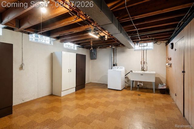 32547 Chesterbrook Street, Farmington Hills, MI 48334