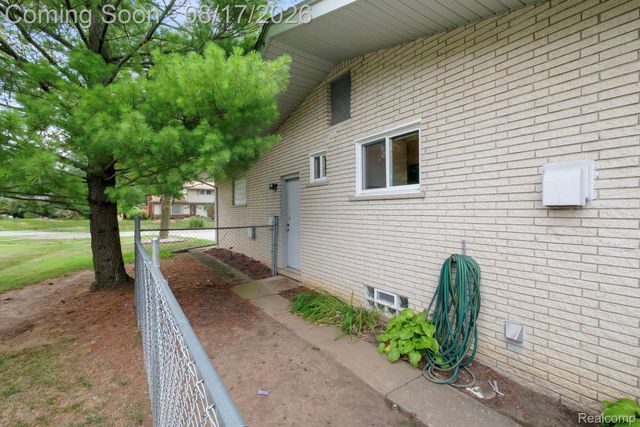 32547 Chesterbrook Street, Farmington Hills, MI 48334
