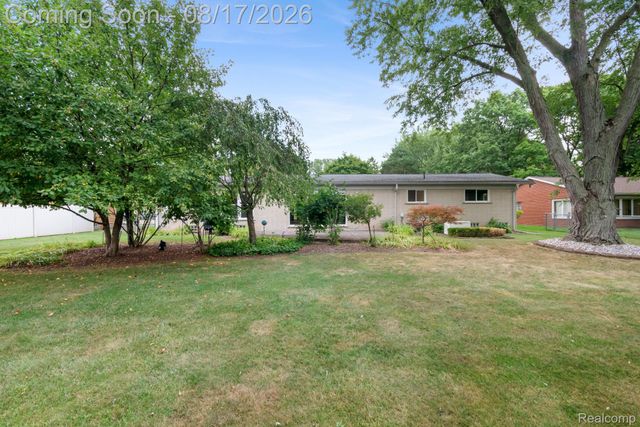32547 Chesterbrook Street, Farmington Hills, MI 48334