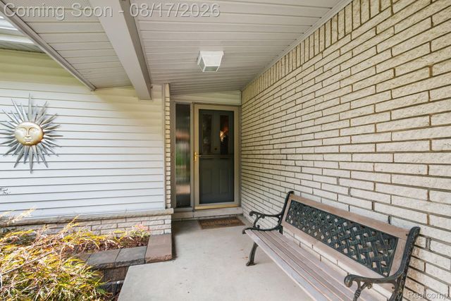32547 Chesterbrook Street, Farmington Hills, MI 48334