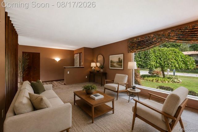 32547 Chesterbrook Street, Farmington Hills, MI 48334