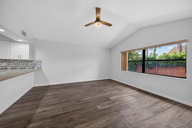 23203 L Ermitage Circle, Boca Raton, FL 33433