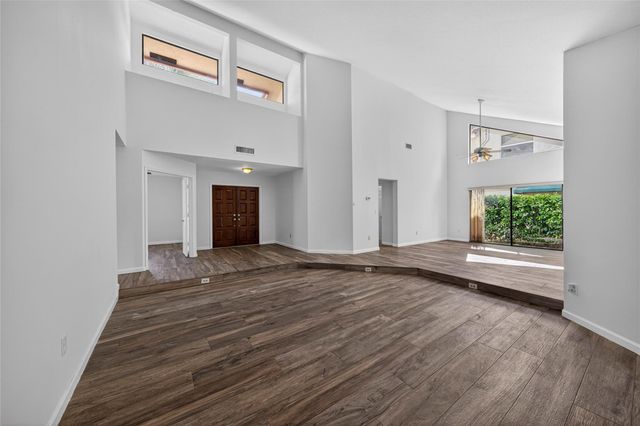 23203 L Ermitage Circle, Boca Raton, FL 33433