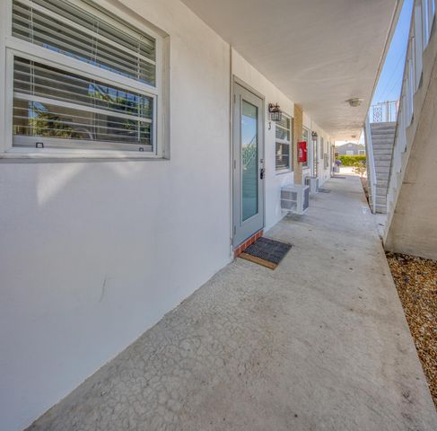 330 N J Street 3, Lake Worth Beach, FL 33460