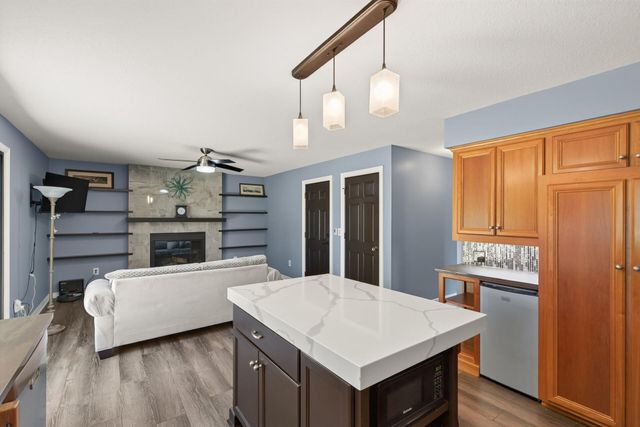 11005 45th Avenue N, Plymouth, MN 55442