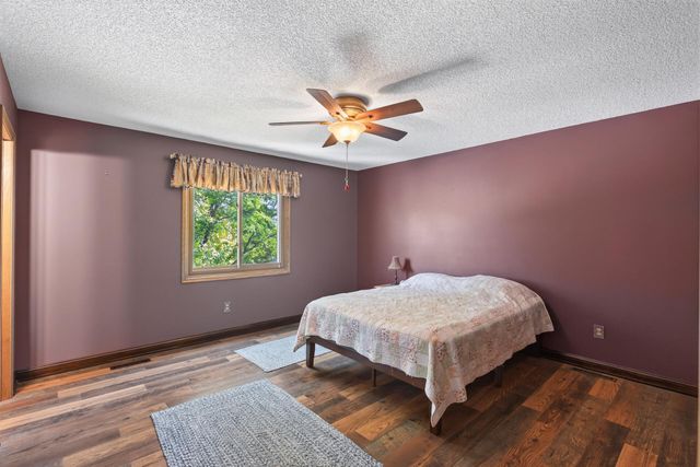 11005 45th Avenue N, Plymouth, MN 55442