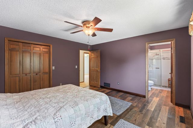 11005 45th Avenue N, Plymouth, MN 55442