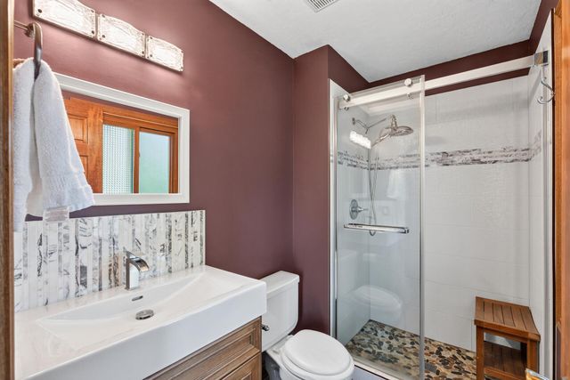 11005 45th Avenue N, Plymouth, MN 55442