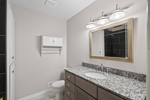 11005 45th Avenue N, Plymouth, MN 55442