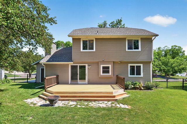 11005 45th Avenue N, Plymouth, MN 55442