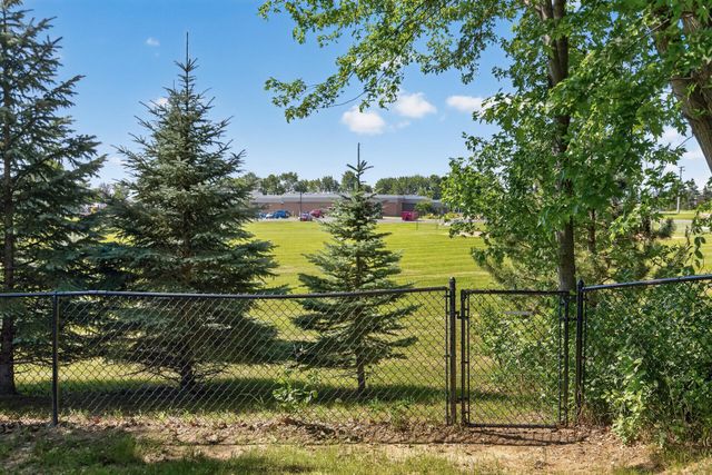 11005 45th Avenue N, Plymouth, MN 55442