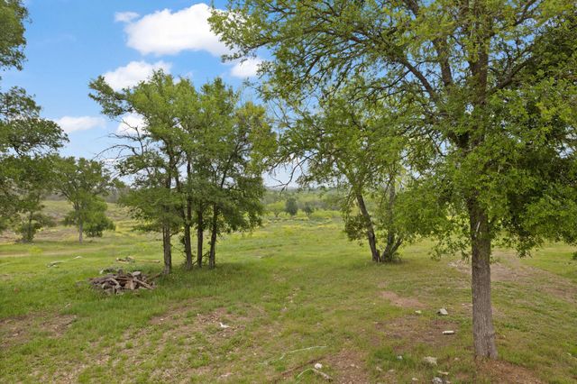 1515 Upper Elgin River RD, Elgin, TX 78621