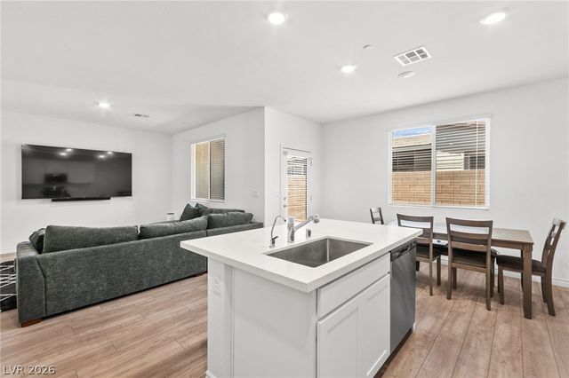234 Walsh Peak Avenue, Henderson, NV 89015