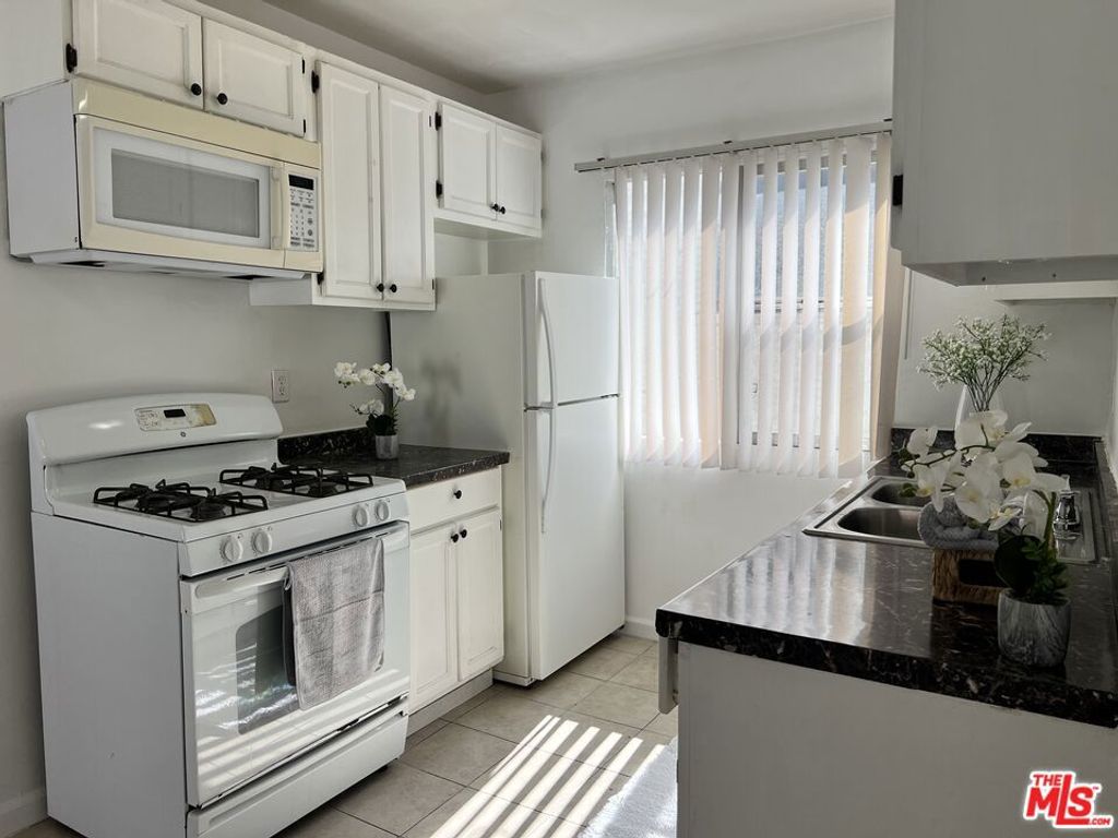1330 S WILTON Place 9, Los Angeles, CA 90019