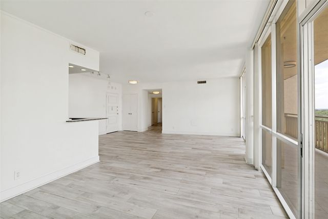 6211 W Northwest Highway 1004, Dallas, TX 75225