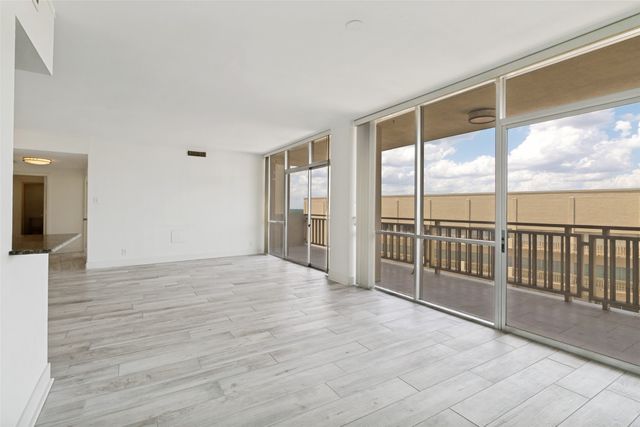 6211 W Northwest Highway 1004, Dallas, TX 75225
