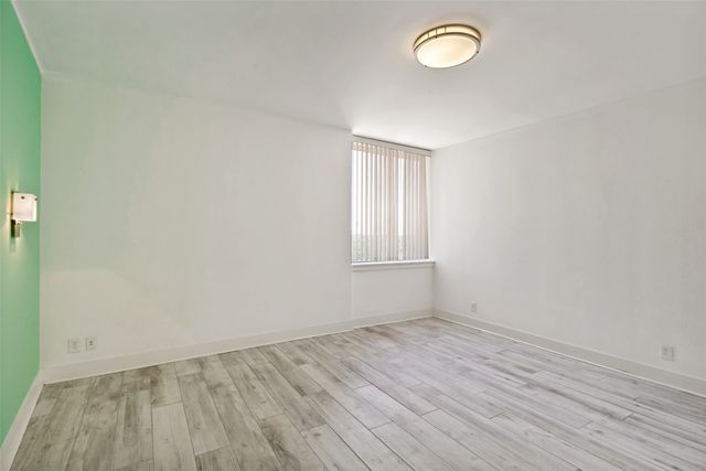 6211 W Northwest Highway 1004, Dallas, TX 75225