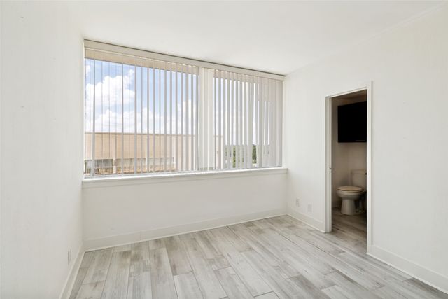 6211 W Northwest Highway 1004, Dallas, TX 75225