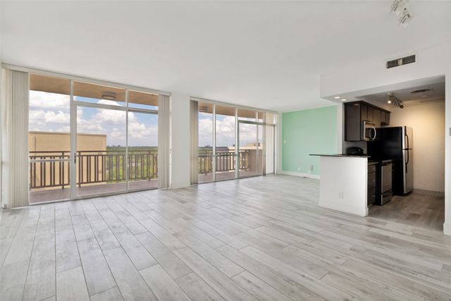 6211 W Northwest Highway 1004, Dallas, TX 75225