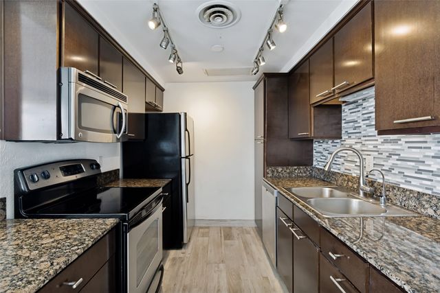6211 W Northwest Highway 1004, Dallas, TX 75225