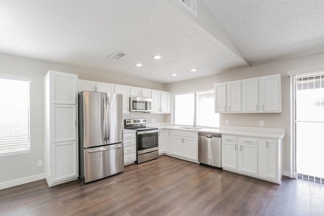 10308 W Calle Del Oro, Phoenix, AZ 85037