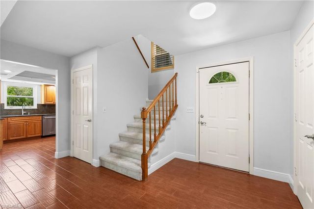 201 Perkins DR, Naples, FL 34119