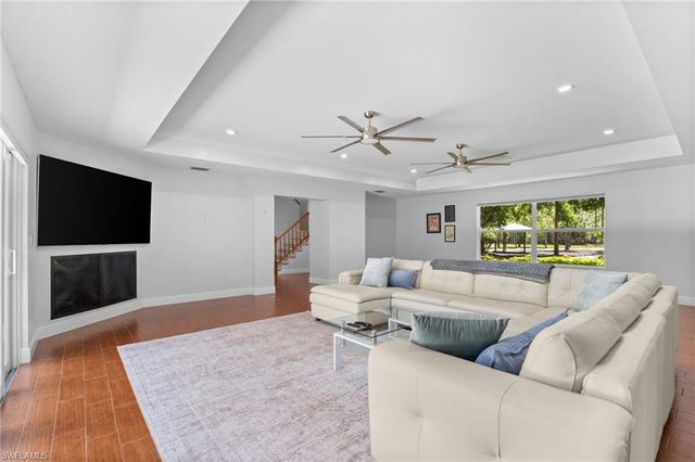 201 Perkins DR, Naples, FL 34119