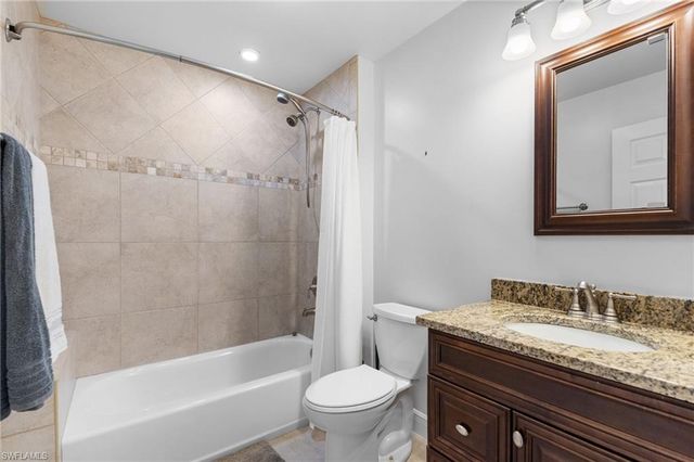 201 Perkins DR, Naples, FL 34119