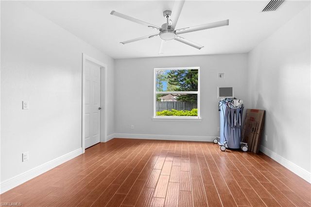 201 Perkins DR, Naples, FL 34119