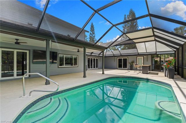 201 Perkins DR, Naples, FL 34119