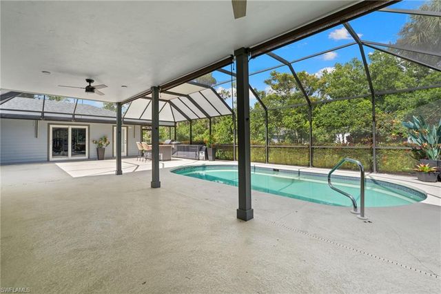 201 Perkins DR, Naples, FL 34119