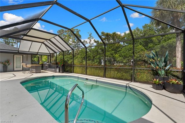 201 Perkins DR, Naples, FL 34119