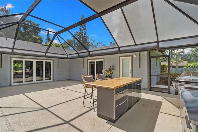 201 Perkins DR, Naples, FL 34119