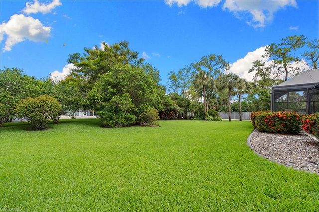 201 Perkins DR, Naples, FL 34119