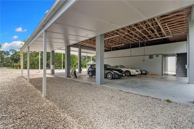 201 Perkins DR, Naples, FL 34119