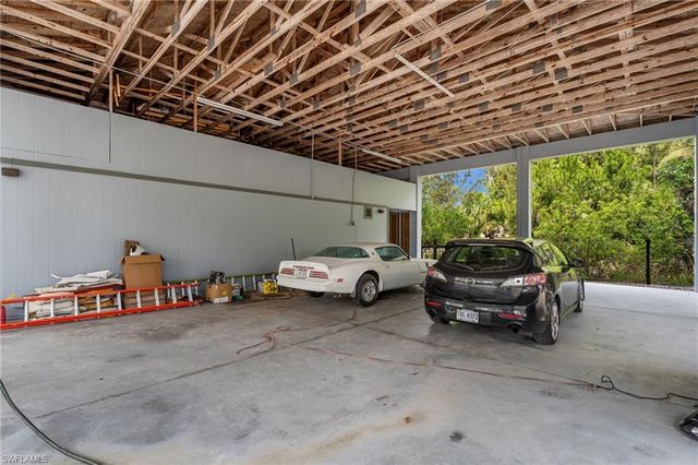 201 Perkins DR, Naples, FL 34119
