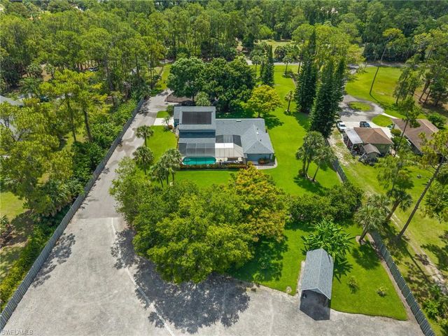 201 Perkins DR, Naples, FL 34119
