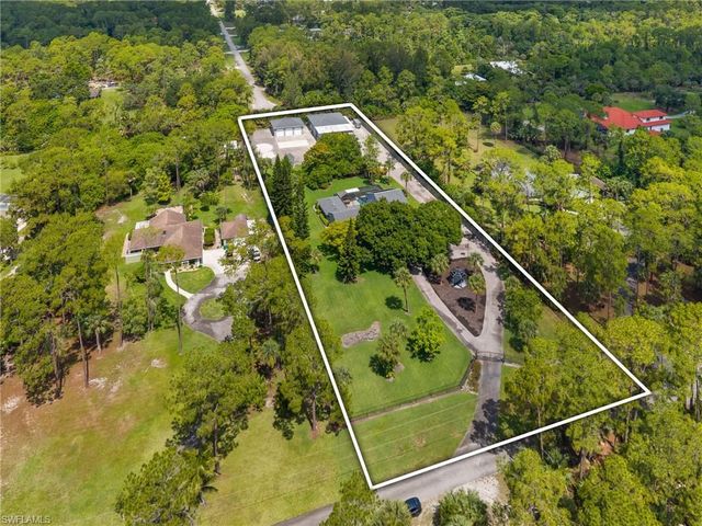 201 Perkins DR, Naples, FL 34119