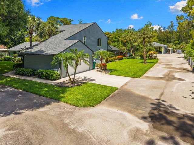 201 Perkins DR, Naples, FL 34119
