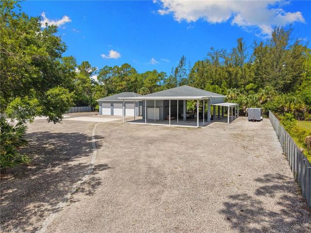 201 Perkins DR, Naples, FL 34119