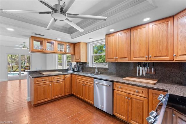201 Perkins DR, Naples, FL 34119