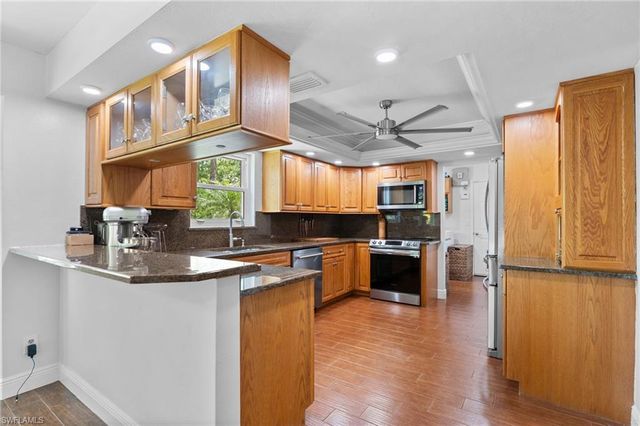 201 Perkins DR, Naples, FL 34119