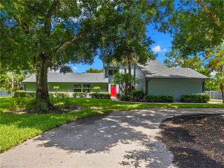 201 Perkins DR, Naples, FL 34119