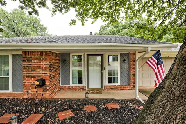 2004 Pine Oak Drive, Edmond, OK 73013