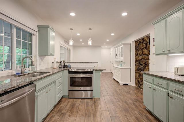 2004 Pine Oak Drive, Edmond, OK 73013