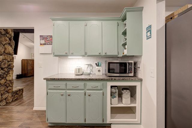 2004 Pine Oak Drive, Edmond, OK 73013