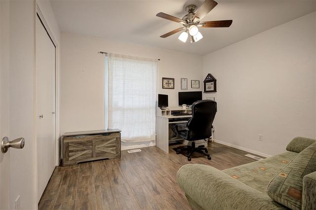 2004 Pine Oak Drive, Edmond, OK 73013